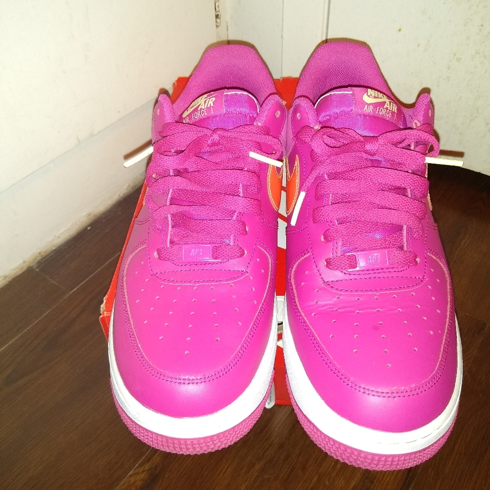 Nike Air Force 1 World Tour Size 9
